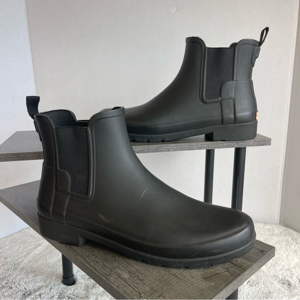 Hunter  Black Chelsea Rain Boots - Waterproof Slip-On Women size 9